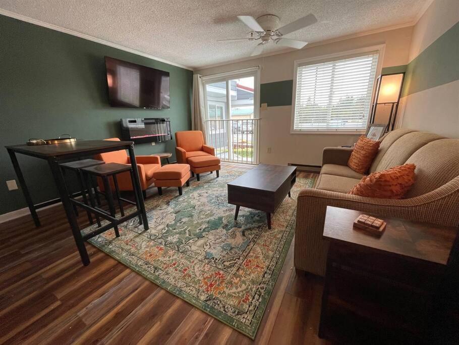 Mountain Lodge Getaway, Ski-In/Ski-Out, Heart Of The Village Snowshoe Exterior photo