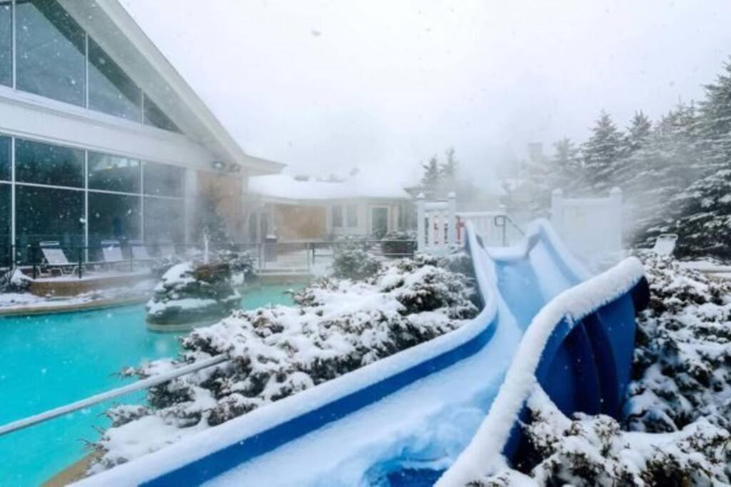 Mountain Lodge Getaway, Ski-In/Ski-Out, Heart Of The Village Snowshoe Exterior photo